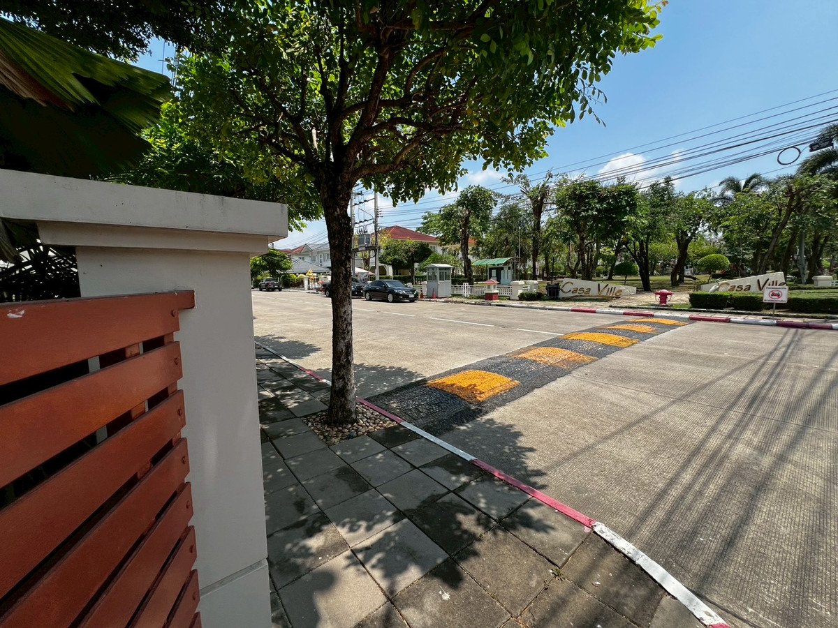 For RentHouseNonthaburi, Bang Yai, Bangbuathong : Newly renovated 4-bedroom house on Ratchaphruek Road. 166 sq.wah, located at the beginning of the project.
