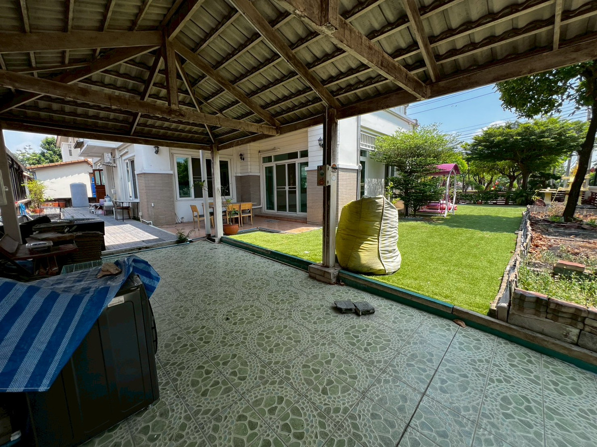 For RentHouseNonthaburi, Bang Yai, Bangbuathong : Newly renovated 4-bedroom house on Ratchaphruek Road. 166 sq.wah, located at the beginning of the project.