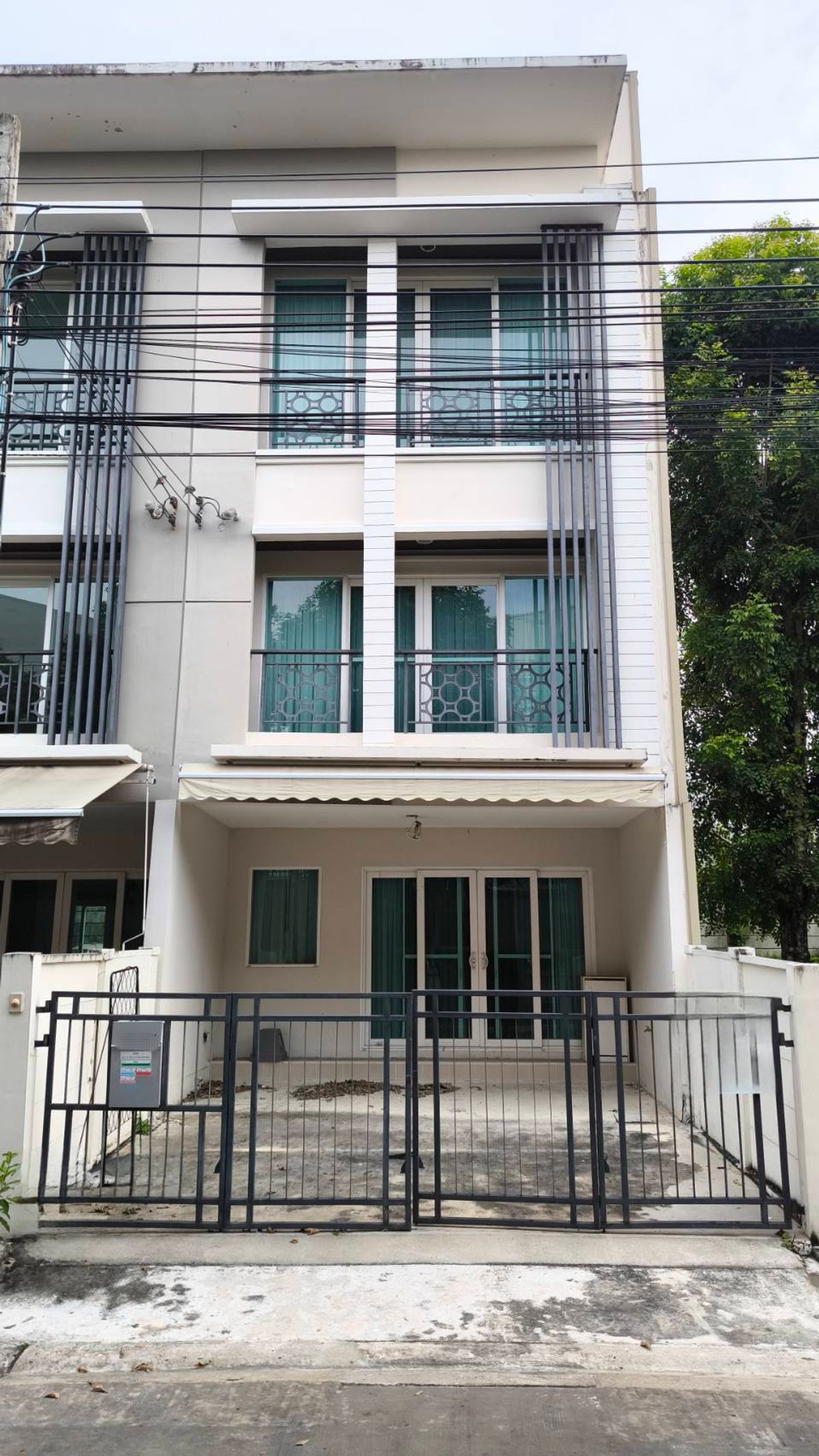 For SaleTownhomeLadkrabang, Suwannaphum Airport : Baan Klang Mueang Rama 9 /3 Bedrooms (Sale), Banklangmuang Rama 9 /3 Bedrooms (For Sale) Chui038