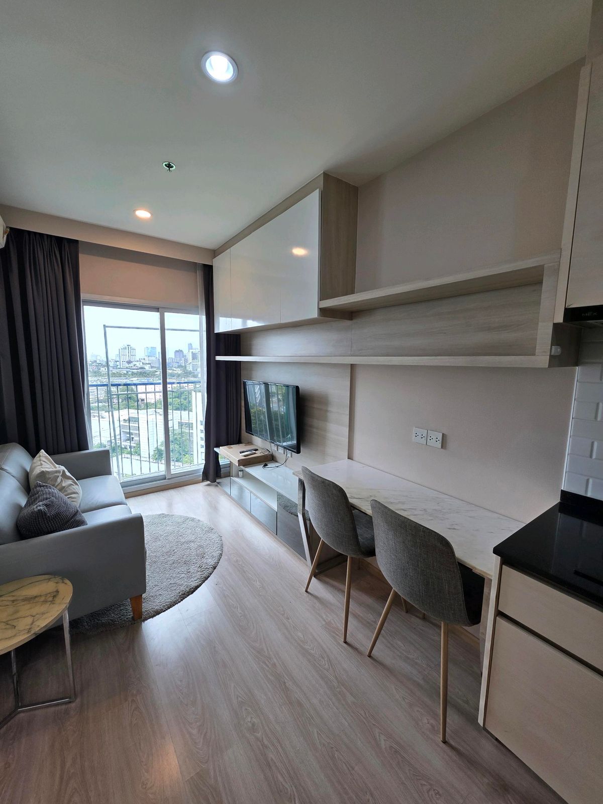 For RentCondoRatchadapisek, Huaikwang, Suttisan : Urgent for rent, NOBLE REVOLVE 1 bedroom, 1 bathroom, size 26 sq.m., interested, contact 065-464-9497