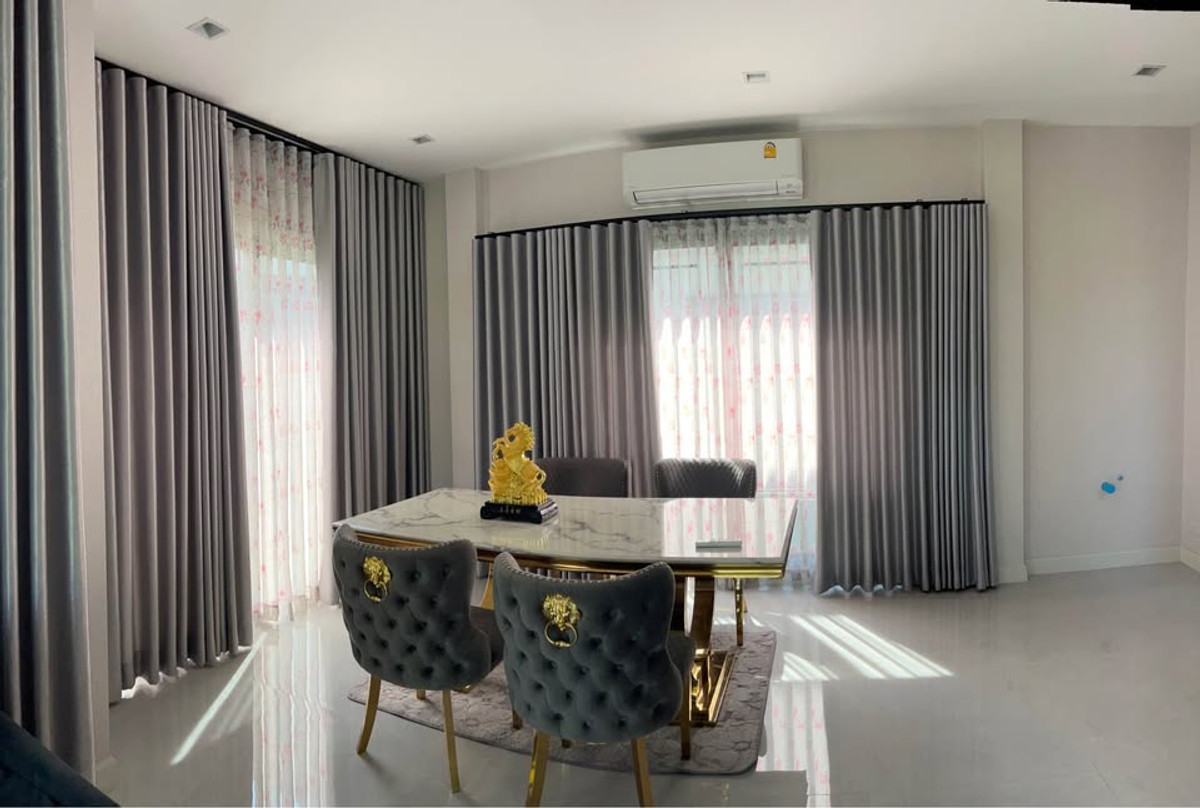 For RentHousePathum Thani,Rangsit, Thammasat : Luxury house in Bang Kadi area, near golf course, Avenue, and Bang Kadi Industrial Park.