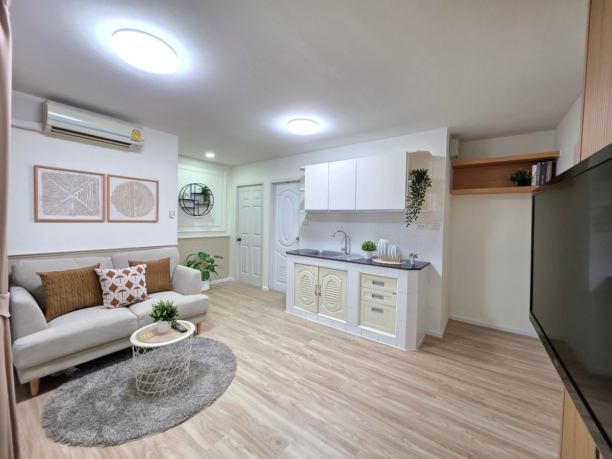 ขายคอนโดโชคชัย4 ลาดพร้าว71 :  ขายอัสสกาญจน์ เพลส ลาดพร้าว ใช้คำว่าติดรถไฟฟ้า ได้เต็มปาก เต็มคำ