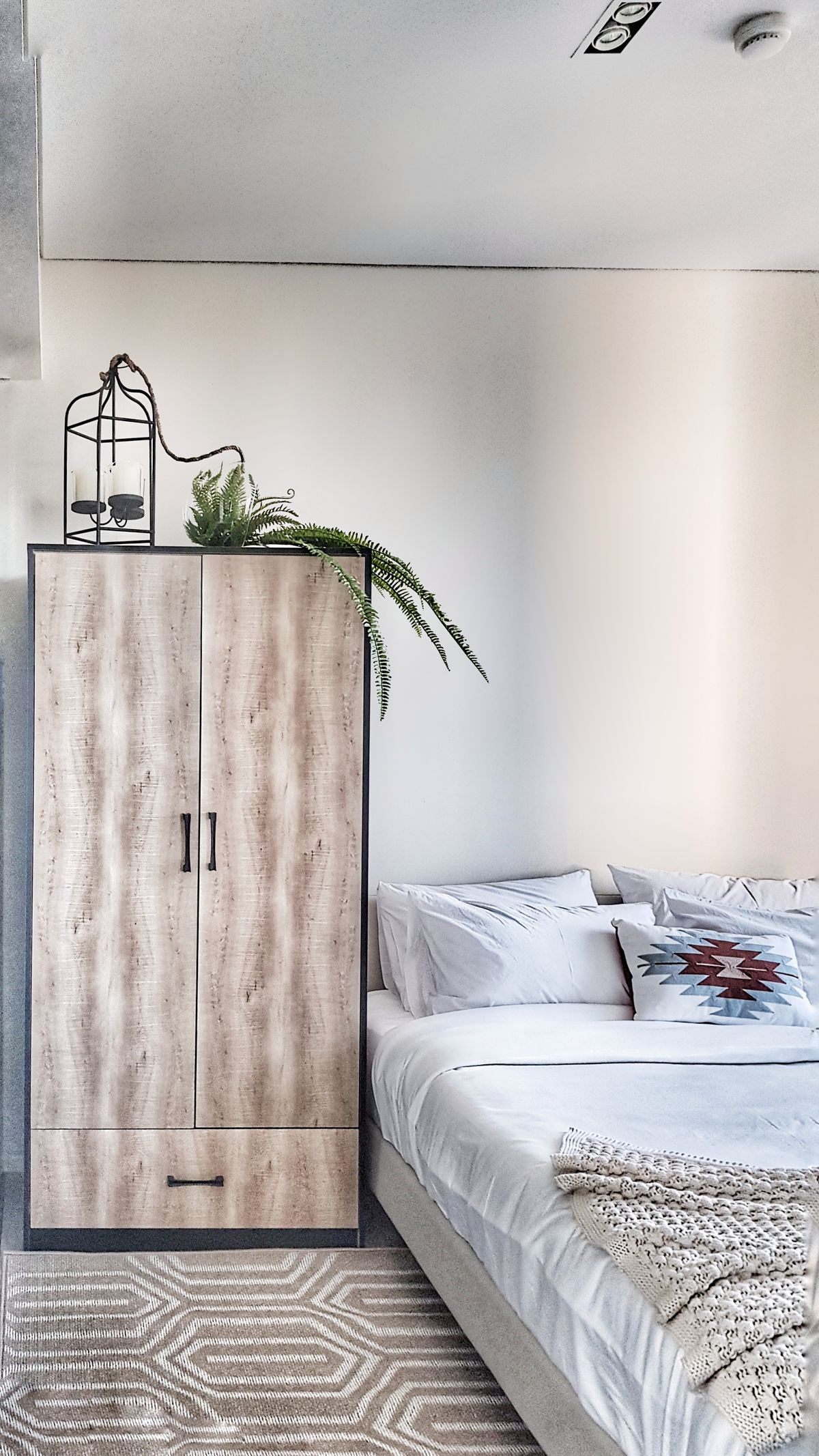 CondoPattaya, Bangsaen, Chonburi : Low sale, luxury condo capital, private beach, Wirada Hotel, 1 bedroom, corner room, sea view, middle floor with furniture