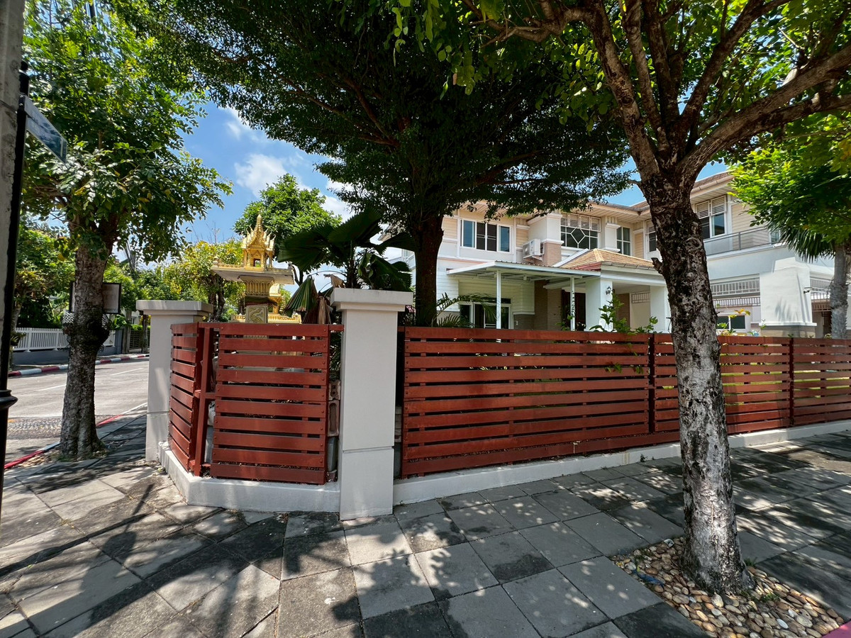 For RentHouseNonthaburi, Bang Yai, Bangbuathong : Newly renovated 4-bedroom house on Ratchaphruek Road. 166 sq.wah, located at the beginning of the project.