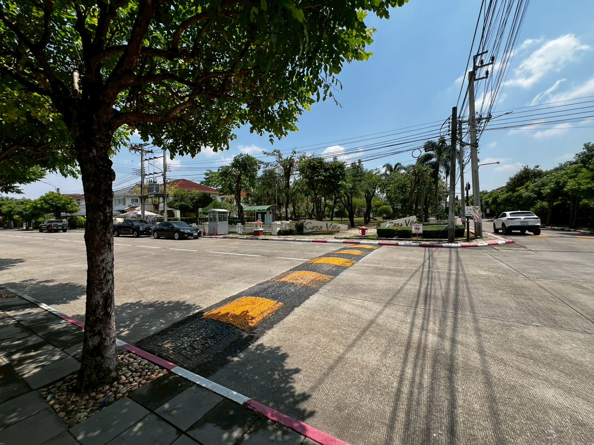 For RentHouseNonthaburi, Bang Yai, Bangbuathong : Newly renovated 4-bedroom house on Ratchaphruek Road. 166 sq.wah, located at the beginning of the project.