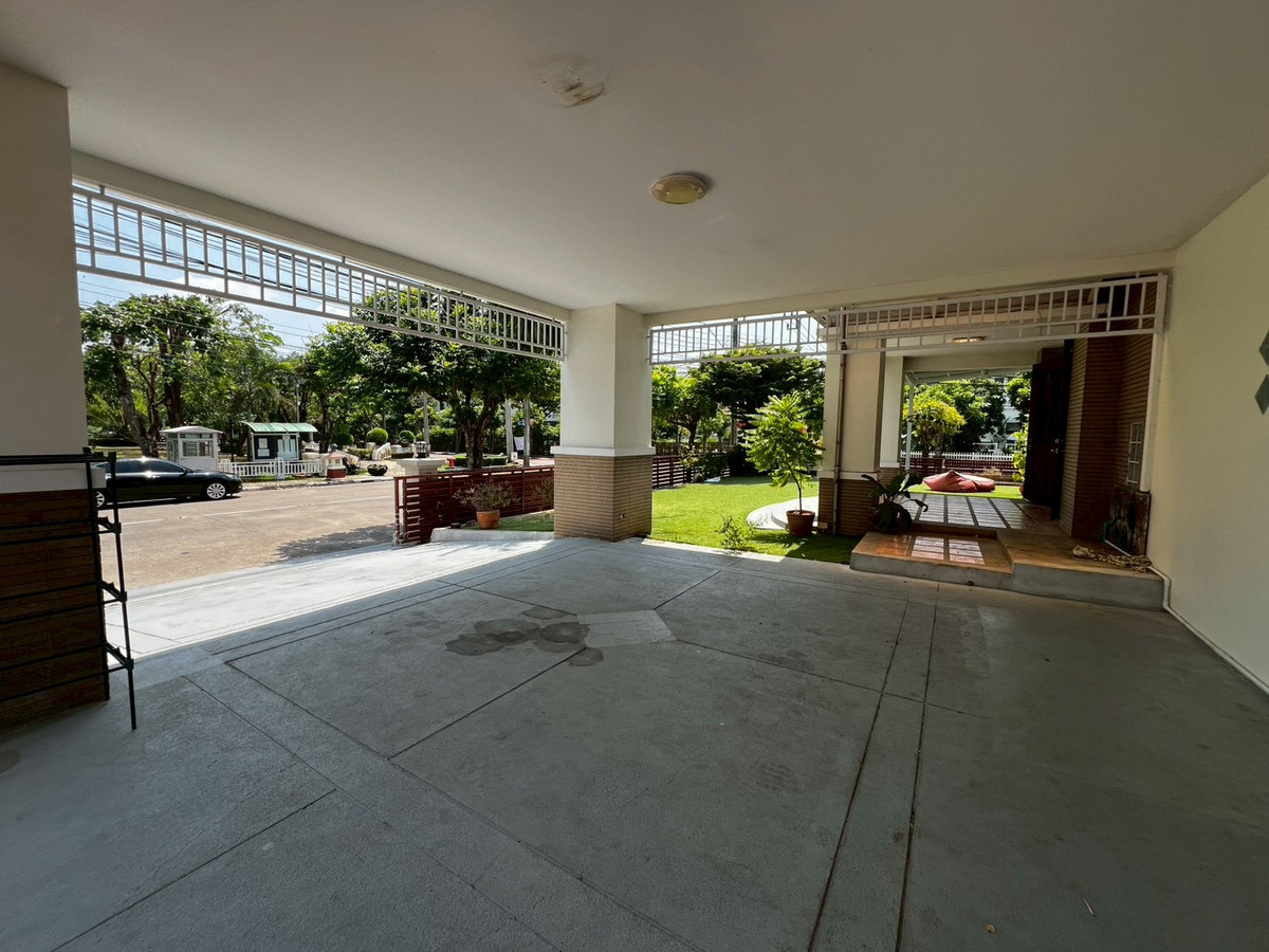 For RentHouseNonthaburi, Bang Yai, Bangbuathong : Newly renovated 4-bedroom house on Ratchaphruek Road. 166 sq.wah, located at the beginning of the project.