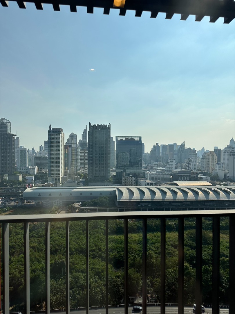 ให้เช่าคอนโดพระราม 9 เพชรบุรีตัดใหม่ RCA : 🔥ให้เช่าด่วน🔥ไลฟ์ อโศก ไฮป์ เฟอร์ครบครัน พร้อมเข้าอยู่ได้ทันที มีเพียง 7 ห้องใน 1 ชั้นที่มีวิวดีที่สุดแบบนี้