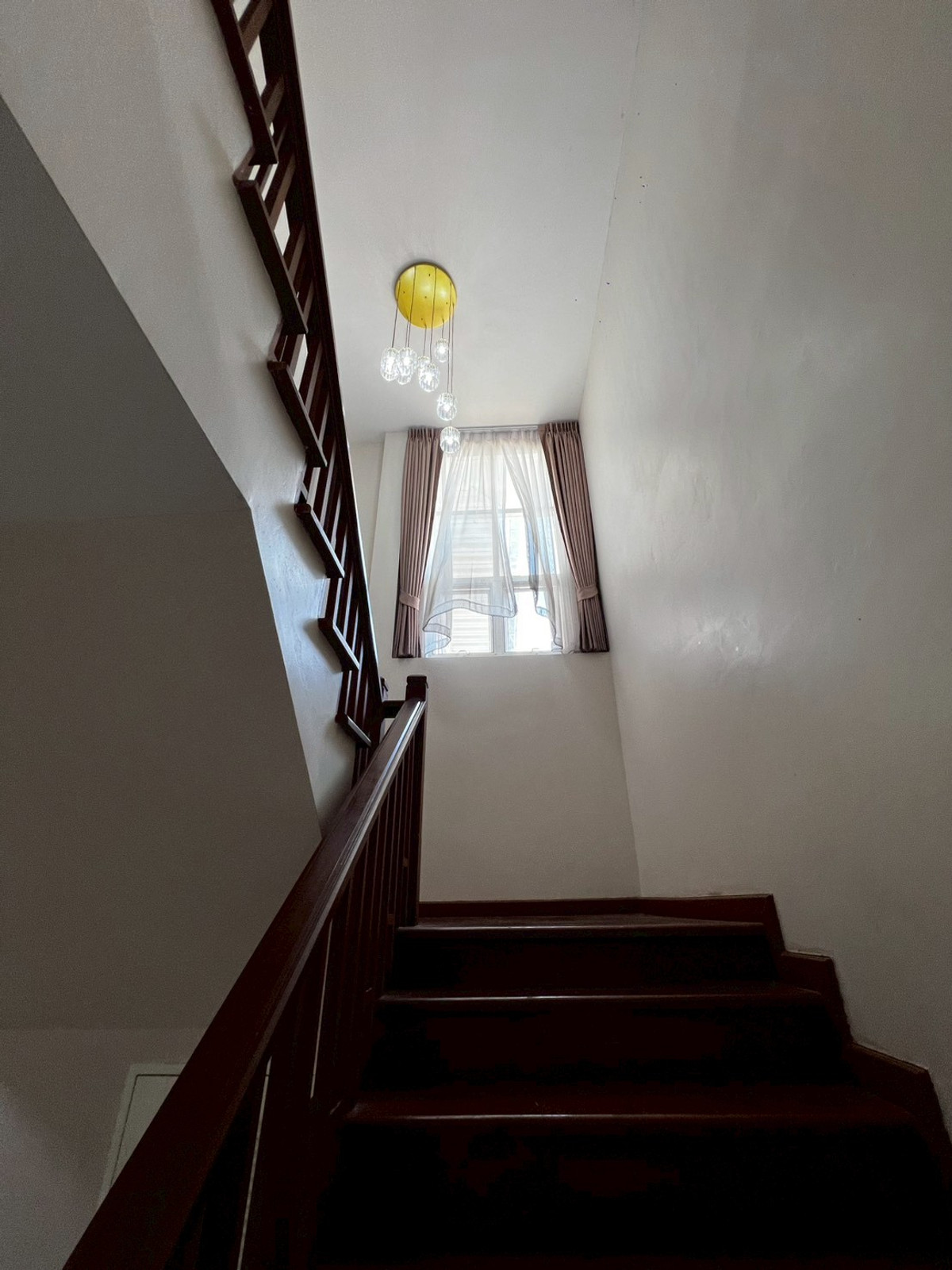 For RentHouseNonthaburi, Bang Yai, Bangbuathong : Newly renovated 4-bedroom house on Ratchaphruek Road. 166 sq.wah, located at the beginning of the project.