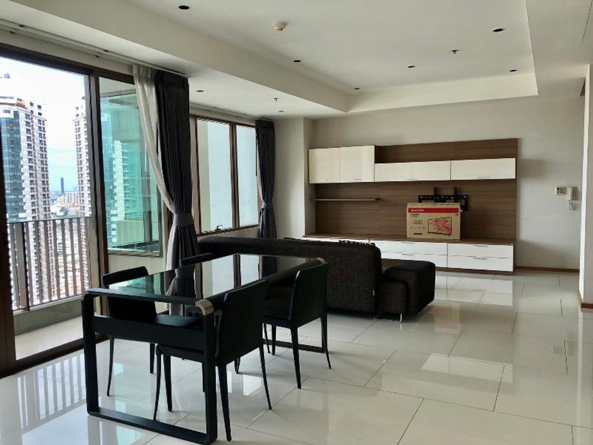 For RentCondoSukhumvit, Asoke, Thonglor : Condo For Rent The Emporio Place 2 Bedroom 2 Bathroom 105 sqm