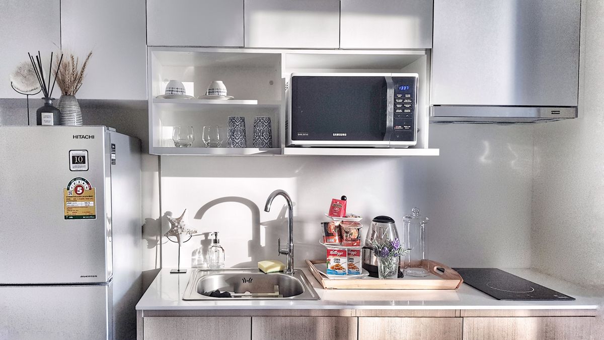 CondoPattaya, Bangsaen, Chonburi : Low sale, luxury condo capital, private beach, Wirada Hotel, 1 bedroom, corner room, sea view, middle floor with furniture