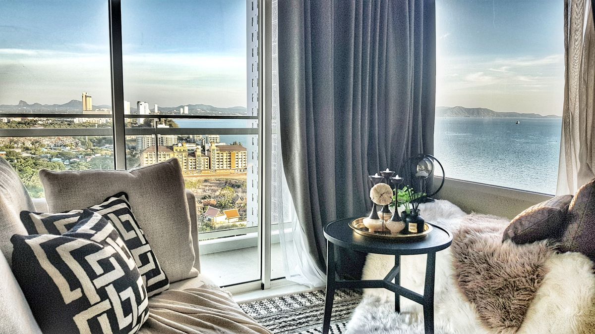 CondoPattaya, Bangsaen, Chonburi : Low sale, luxury condo capital, private beach, Wirada Hotel, 1 bedroom, corner room, sea view, middle floor with furniture