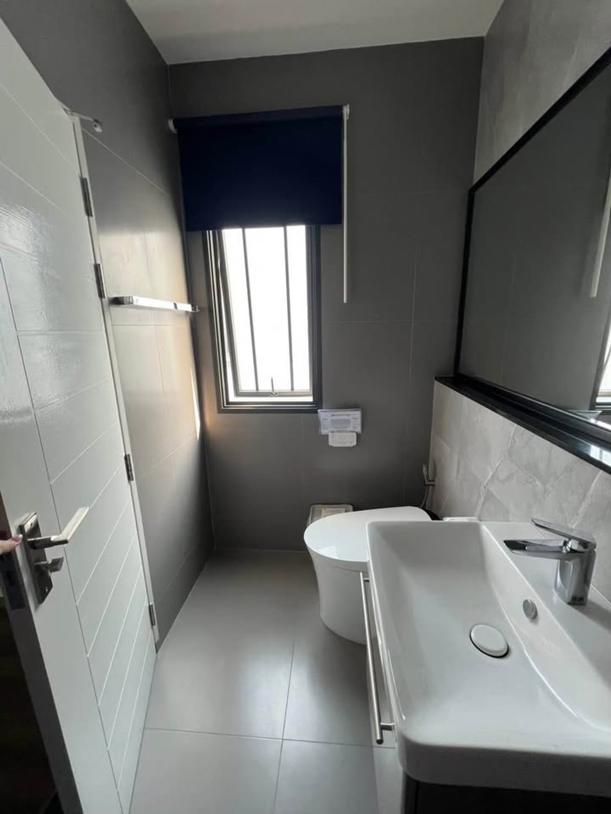 For RentHousePathum Thani,Rangsit, Thammasat : Luxury house in Bang Kadi area, near golf course, Avenue, and Bang Kadi Industrial Park.