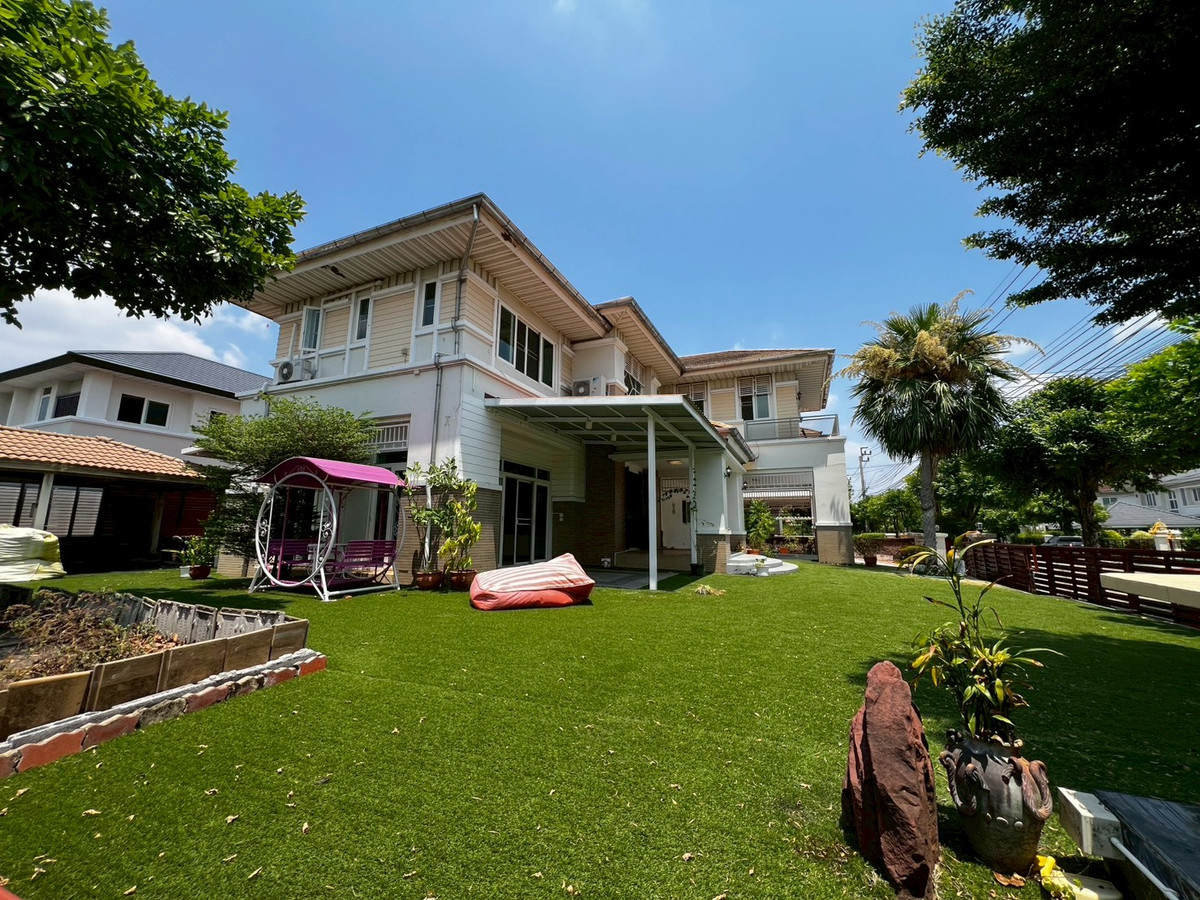 For RentHouseNonthaburi, Bang Yai, Bangbuathong : Newly renovated 4-bedroom house on Ratchaphruek Road. 166 sq.wah, located at the beginning of the project.