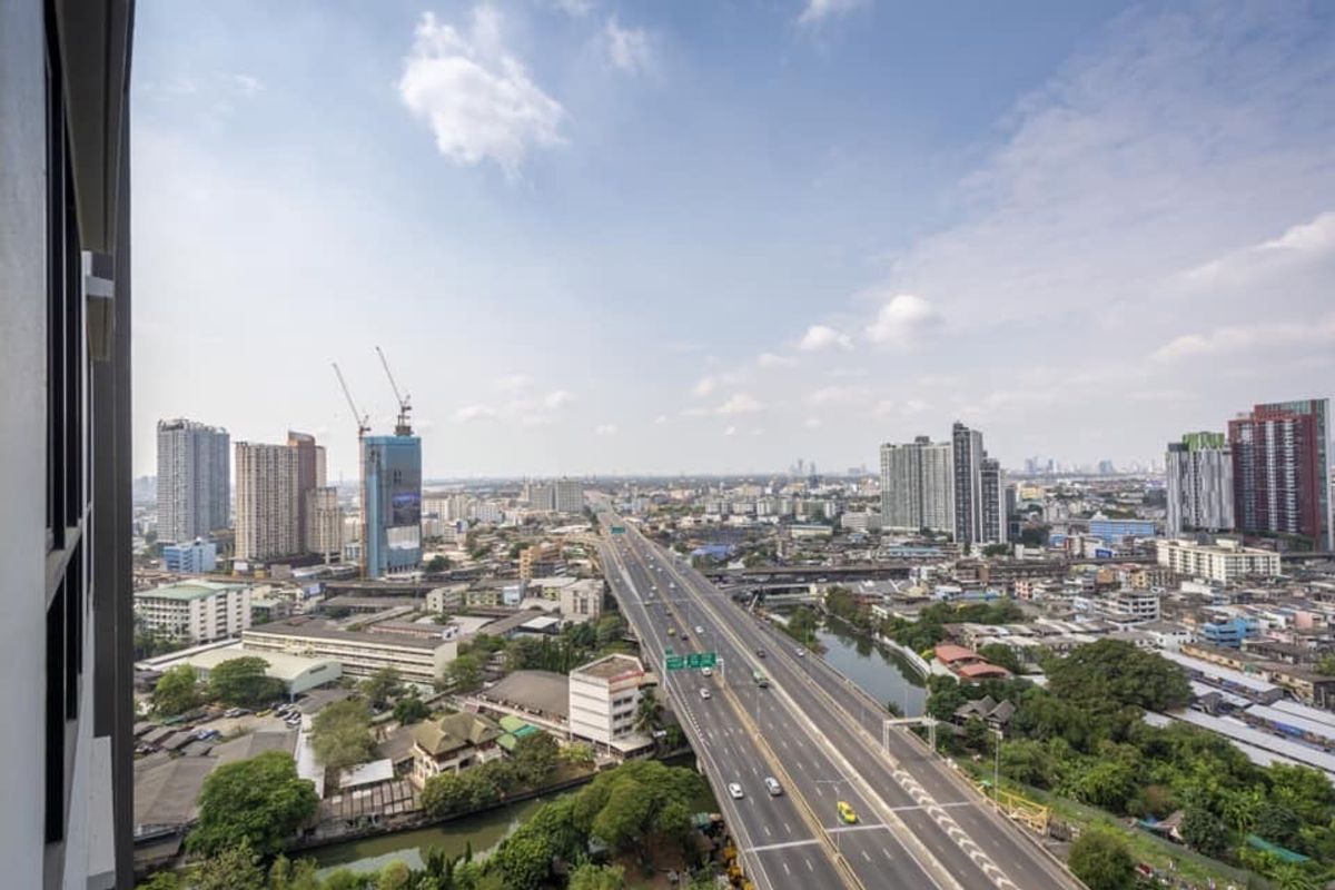 For SaleCondoOnnut, Udomsuk : 💥CP-7486💥Condo for s💥CP-7486💥 Condo for sale. Beautiful unit, great price. The Base Park West Sukhumvit 77. Good price, 8% yield. 👉Add Line @primahomeale, beautiful room, good price, The Base Park West Sukhumvit 77 👉Add Line @primahome