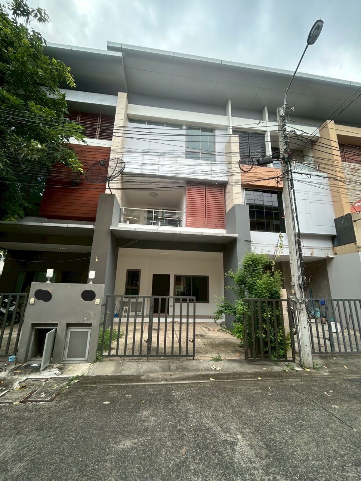 ให้เช่าทาวน์โฮมแจ้งวัฒนะ เมืองทอง : ทาวน์โฮม 3ชั้น 3ห้องนอน พร้อมเฟอร์ ตรงข้ามเซ็นทรัล แจ้งวัฒนะ ติดรถไฟฟ้า จดบริษัทได้