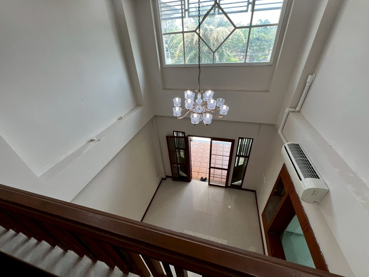 For RentHouseNonthaburi, Bang Yai, Bangbuathong : Newly renovated 4-bedroom house on Ratchaphruek Road. 166 sq.wah, located at the beginning of the project.