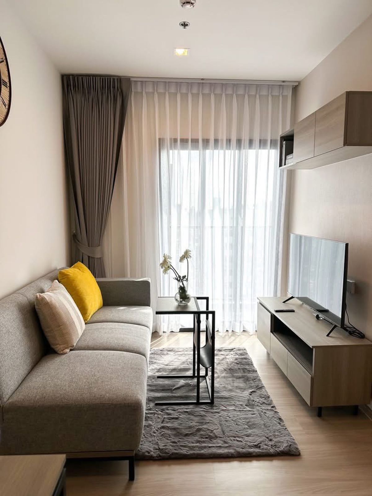 For RentCondoRama9, Petchburi, RCA : For rent, The Base Phetchaburi Thonglor 20,000 baht, 1 bedroom, 33 sq m., MRT Phetchaburi, ARL Makkasan, near Thonglor (400 meters), Sukhumvit, Asoke, RCA, Ratchada, Ekkamai, Rama 9, SWU