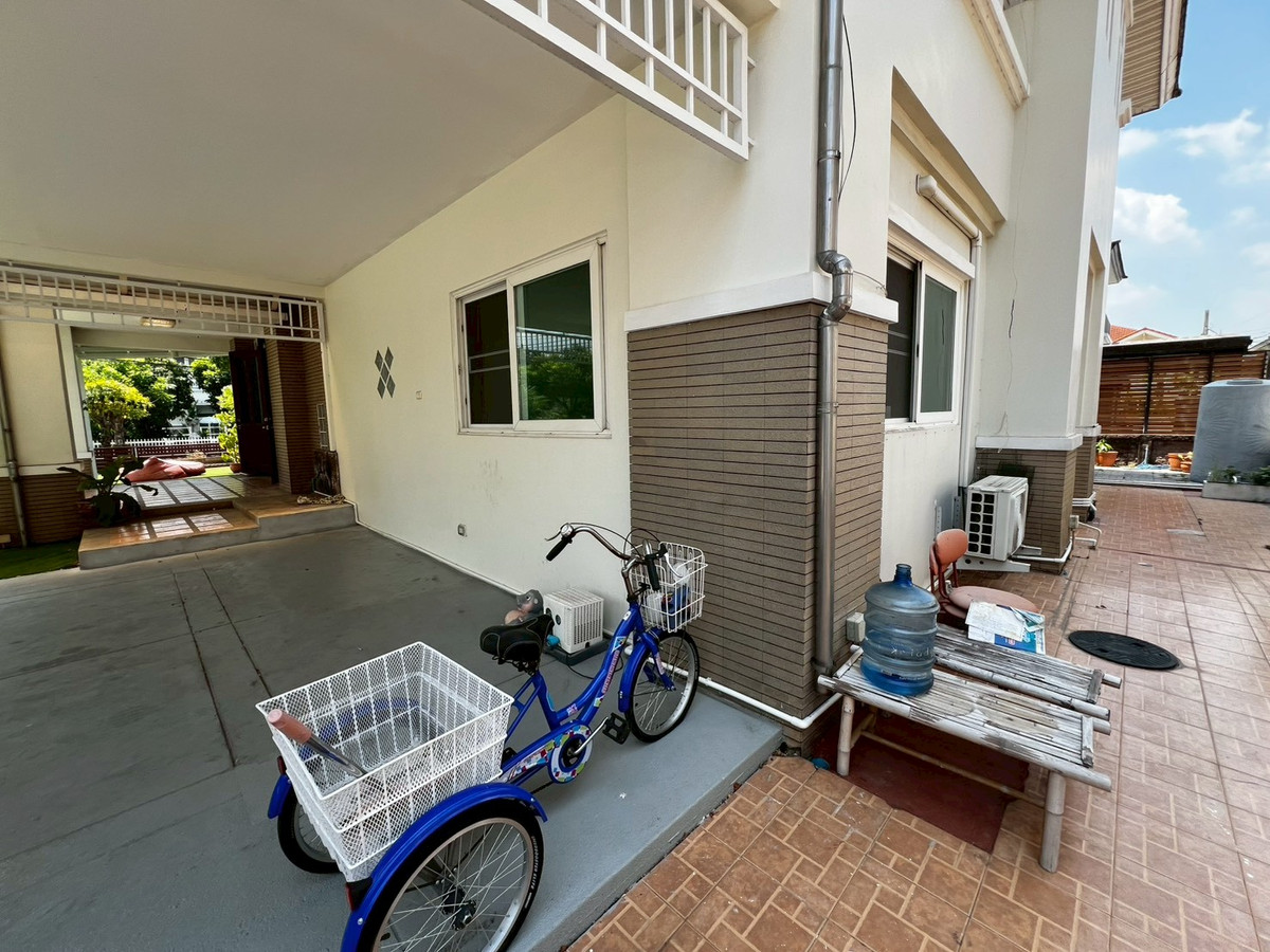 For RentHouseNonthaburi, Bang Yai, Bangbuathong : Newly renovated 4-bedroom house on Ratchaphruek Road. 166 sq.wah, located at the beginning of the project.