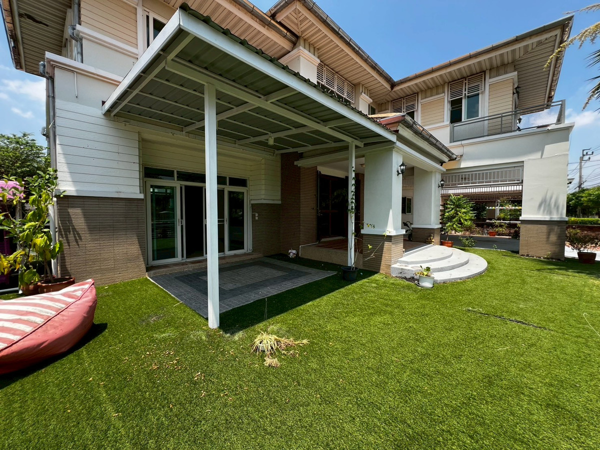 For RentHouseNonthaburi, Bang Yai, Bangbuathong : Newly renovated 4-bedroom house on Ratchaphruek Road. 166 sq.wah, located at the beginning of the project.