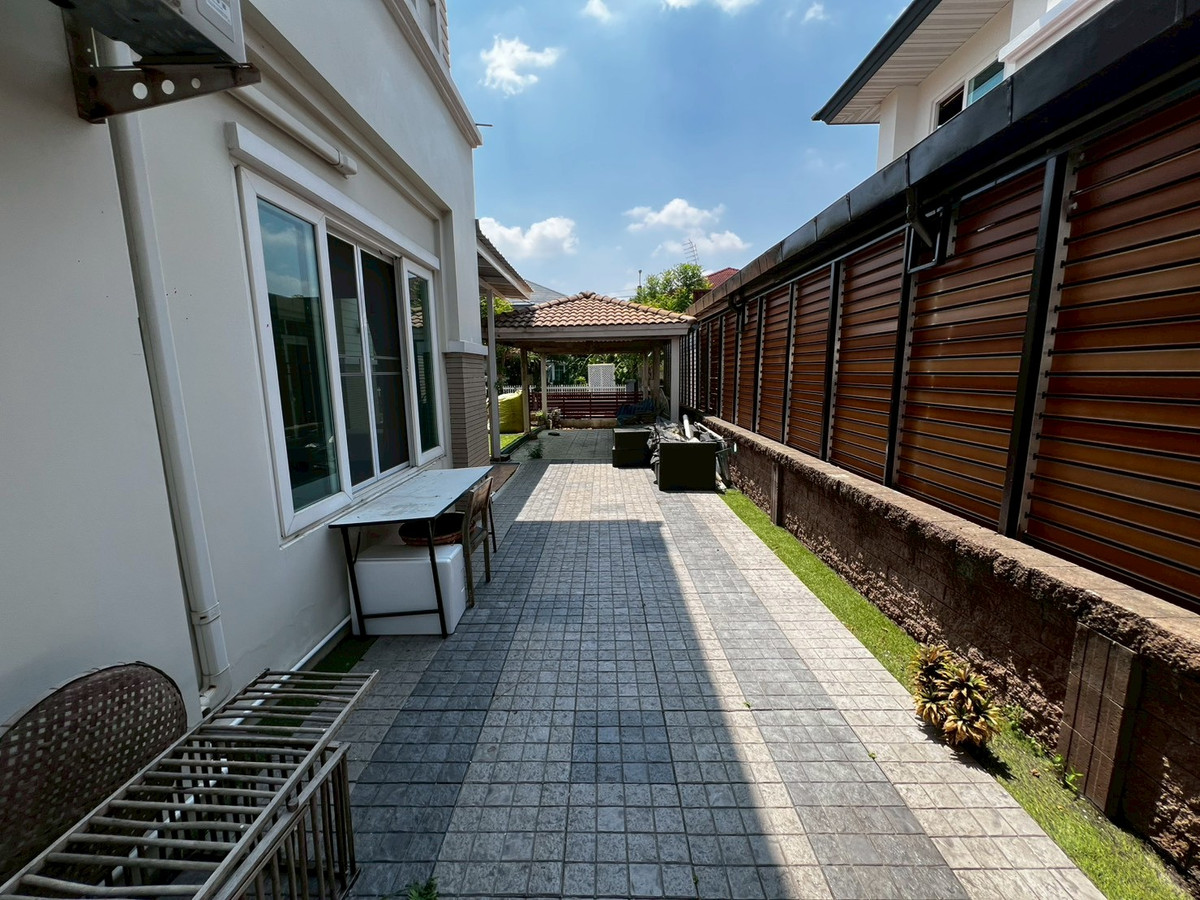 For RentHouseNonthaburi, Bang Yai, Bangbuathong : Newly renovated 4-bedroom house on Ratchaphruek Road. 166 sq.wah, located at the beginning of the project.