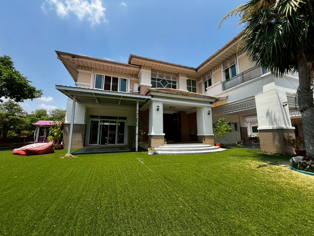 For RentHouseNonthaburi, Bang Yai, Bangbuathong : Newly renovated 4-bedroom house on Ratchaphruek Road. 166 sq.wah, located at the beginning of the project.