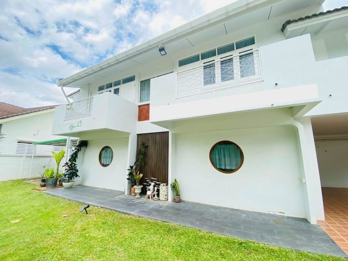 ให้เช่าบ้านเชียงใหม่ : บ้านให้เช่าเดือนละ 50,000 บาท ใกล้เซ็นทรัลแอร์พอร์ตเพียง 5 นาที No.9H926