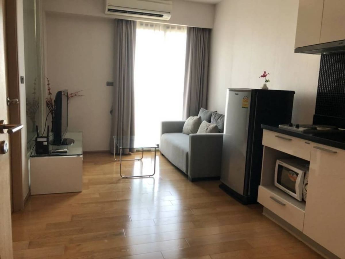 For RentCondoWongwianyai, Charoennakor : Fuse Sathorn Taksin 1 Bedroom next to BTS Wongwian Yai, beautiful room, good location, can ask for an appointment.
