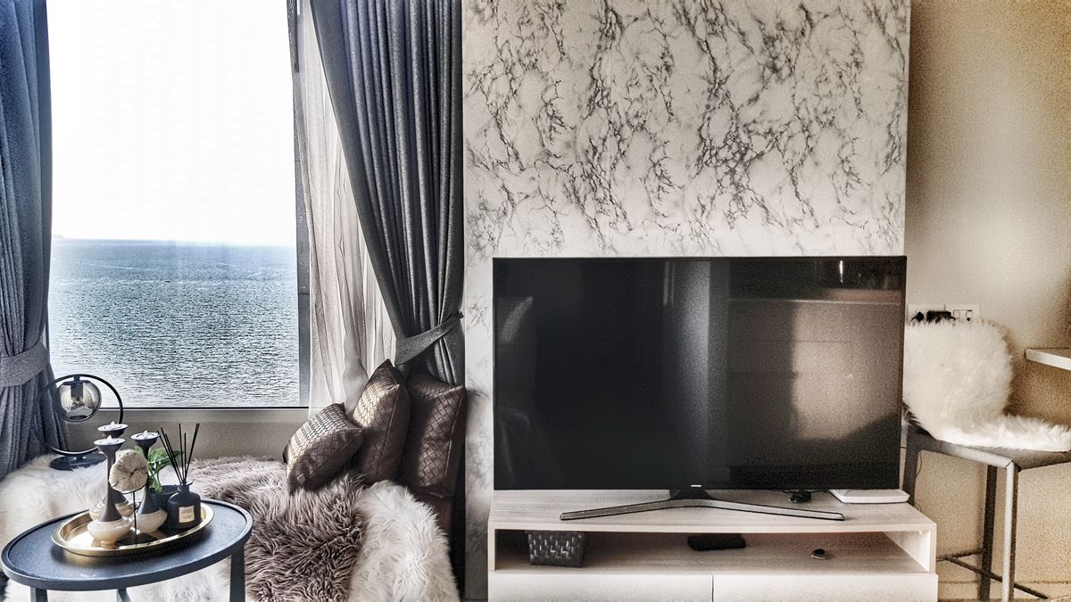 CondoPattaya, Bangsaen, Chonburi : Low sale, luxury condo capital, private beach, Wirada Hotel, 1 bedroom, corner room, sea view, middle floor with furniture