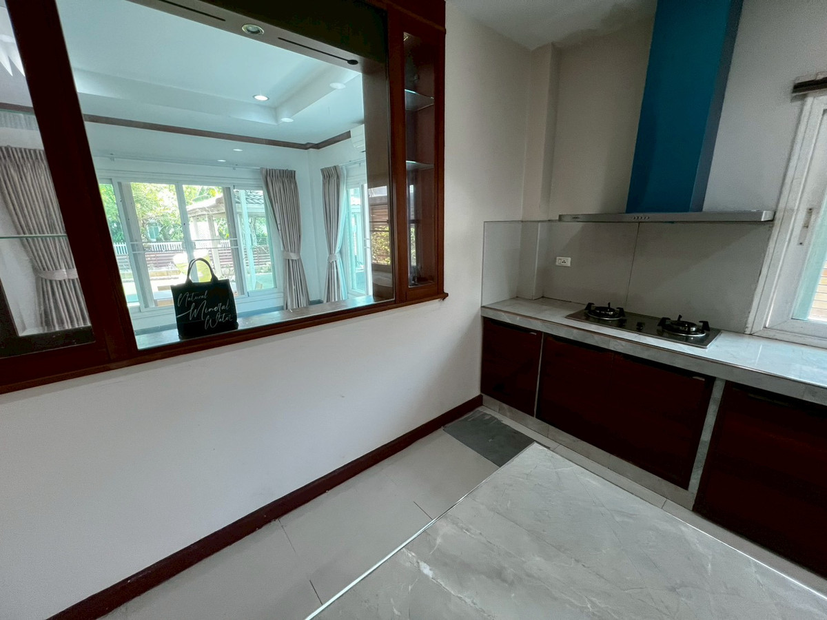 For RentHouseNonthaburi, Bang Yai, Bangbuathong : Newly renovated 4-bedroom house on Ratchaphruek Road. 166 sq.wah, located at the beginning of the project.