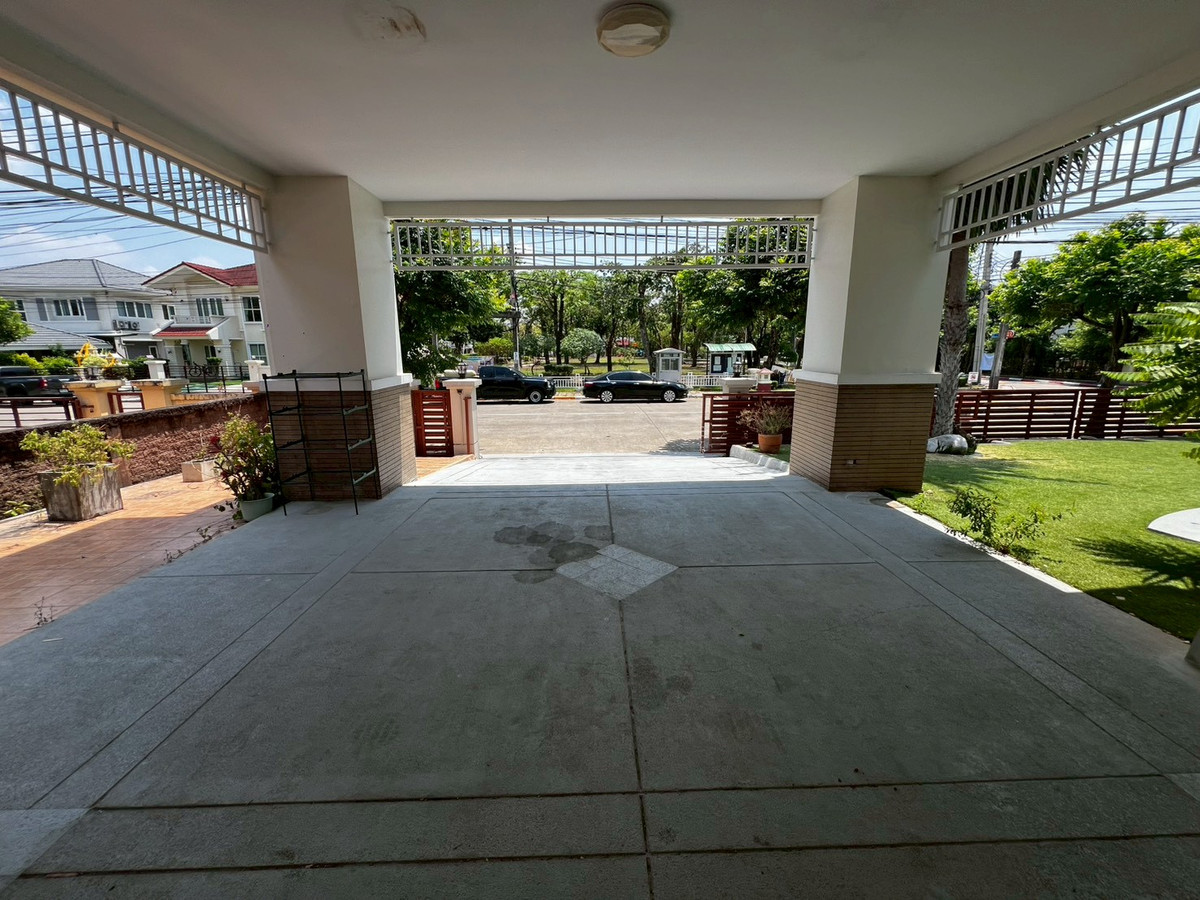 For RentHouseNonthaburi, Bang Yai, Bangbuathong : Newly renovated 4-bedroom house on Ratchaphruek Road. 166 sq.wah, located at the beginning of the project.