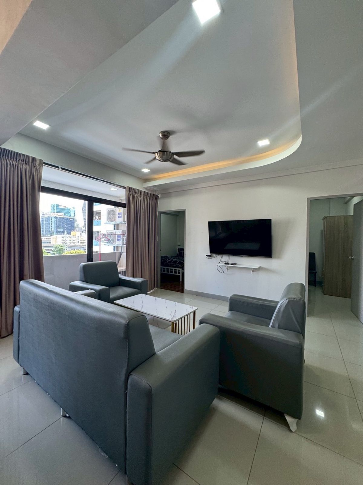 ขายคอนโดสุขุมวิท อโศก ทองหล่อ : LTHC12783- Ruenrudee Condo FOR SALE Size 105 sqm. 3 beds 2 baths Near BTS Phloen Chit Station ONLY 8.9 MB