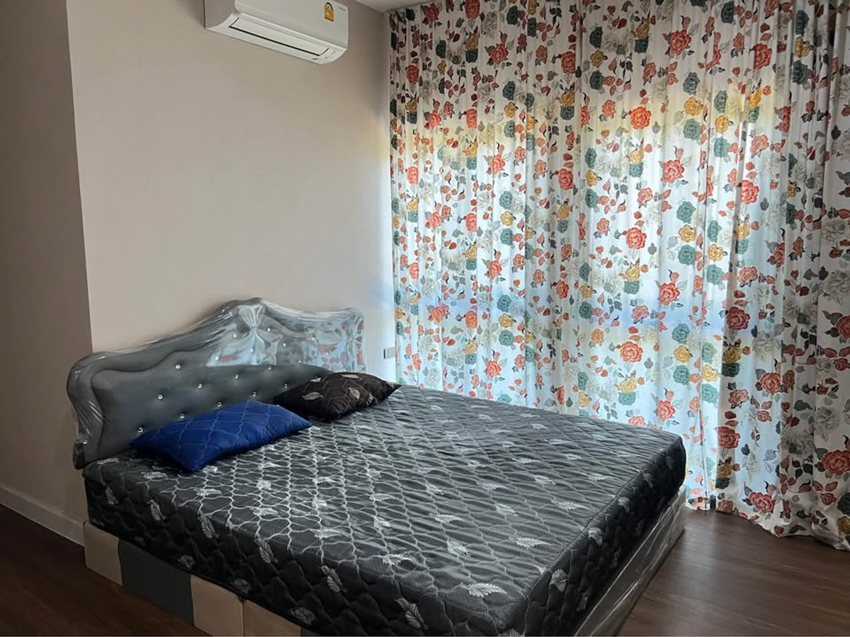 For RentHousePathum Thani,Rangsit, Thammasat : Luxury house in Bang Kadi area, near golf course, Avenue, and Bang Kadi Industrial Park.