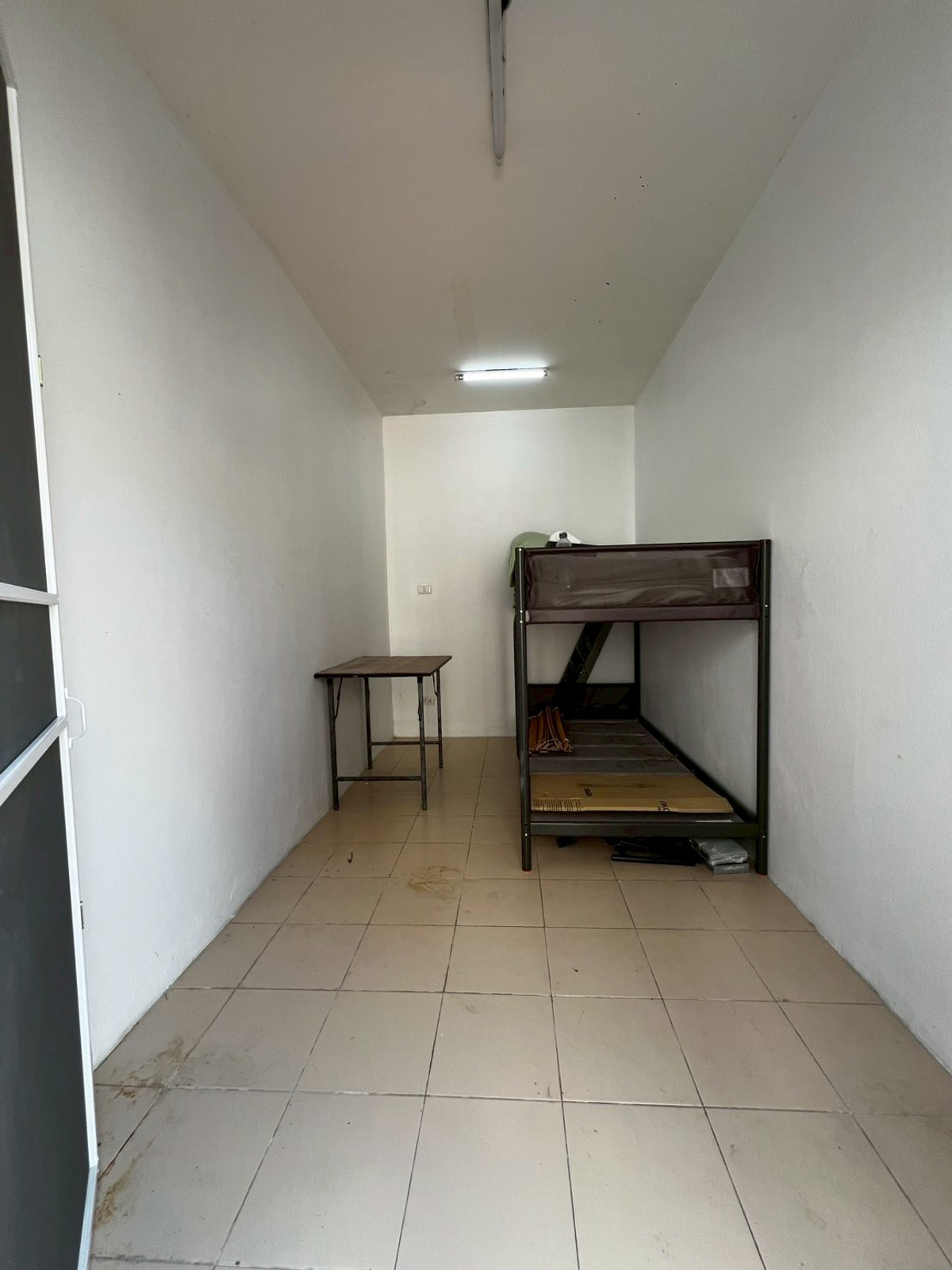 For RentHouseNonthaburi, Bang Yai, Bangbuathong : Newly renovated 4-bedroom house on Ratchaphruek Road. 166 sq.wah, located at the beginning of the project.