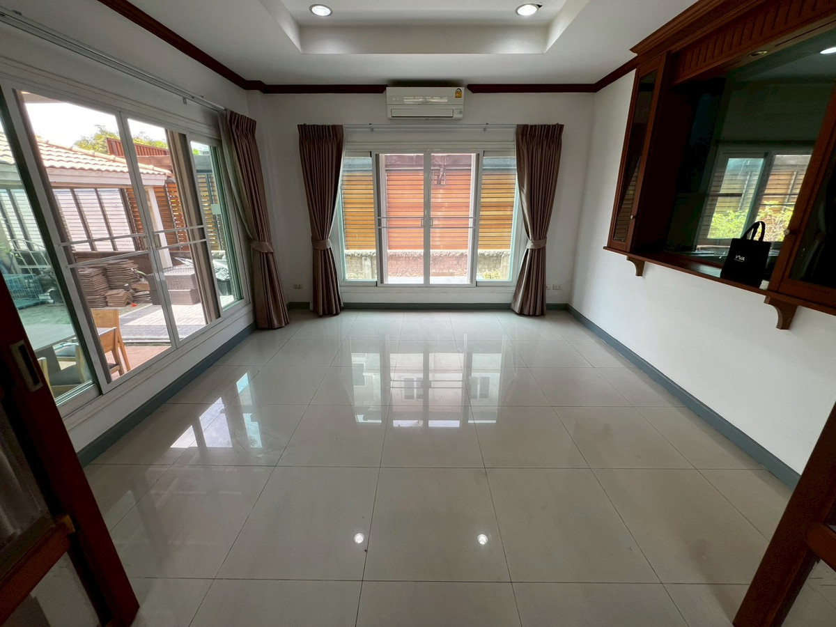 For RentHouseNonthaburi, Bang Yai, Bangbuathong : Newly renovated 4-bedroom house on Ratchaphruek Road. 166 sq.wah, located at the beginning of the project.