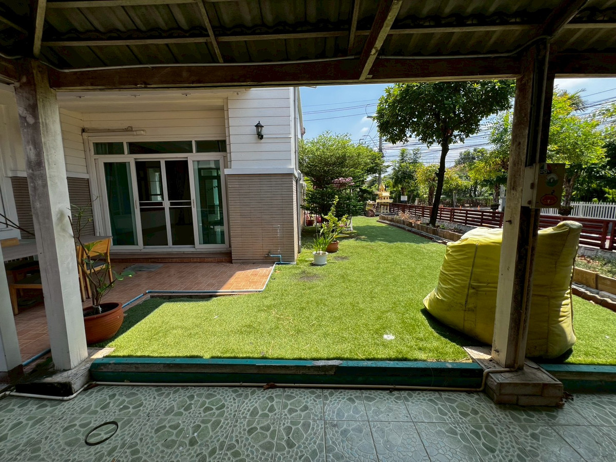 For RentHouseNonthaburi, Bang Yai, Bangbuathong : Newly renovated 4-bedroom house on Ratchaphruek Road. 166 sq.wah, located at the beginning of the project.