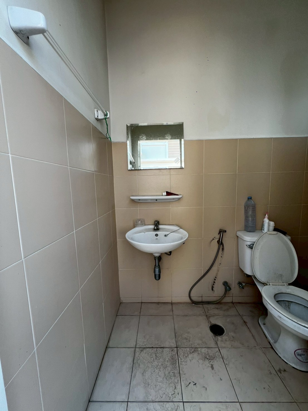 For RentHouseNonthaburi, Bang Yai, Bangbuathong : Newly renovated 4-bedroom house on Ratchaphruek Road. 166 sq.wah, located at the beginning of the project.