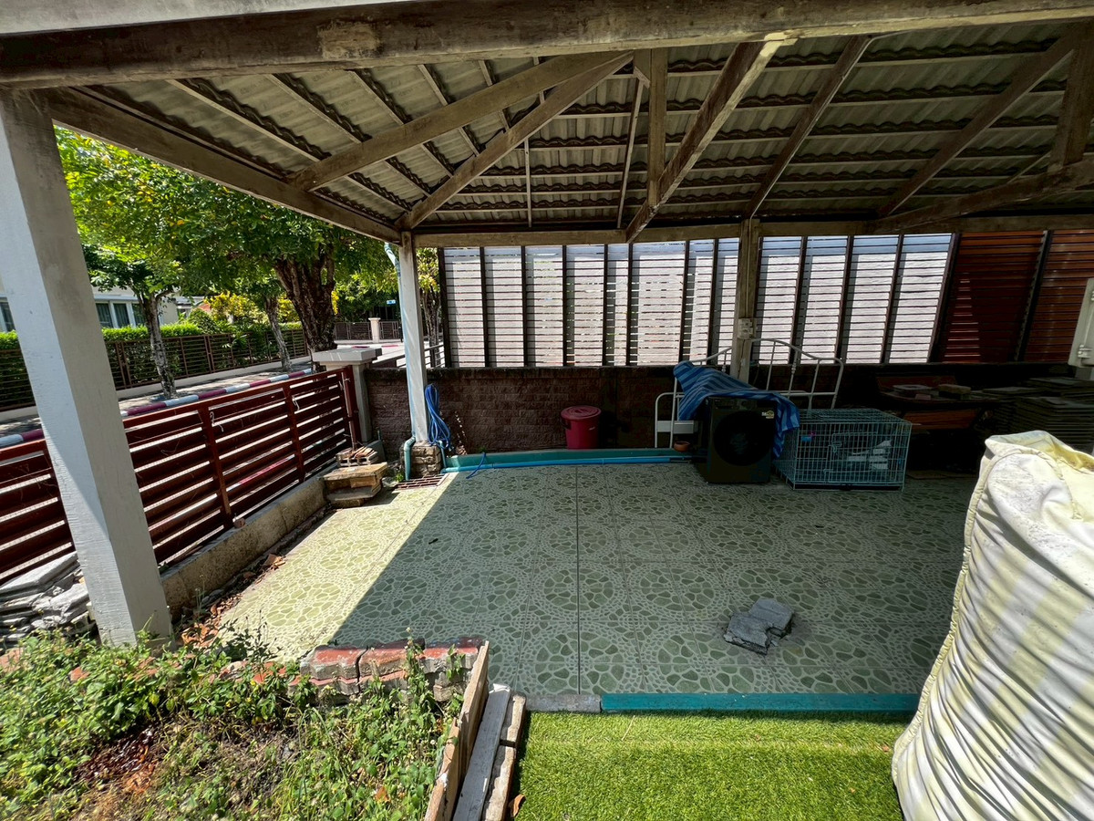For RentHouseNonthaburi, Bang Yai, Bangbuathong : Newly renovated 4-bedroom house on Ratchaphruek Road. 166 sq.wah, located at the beginning of the project.