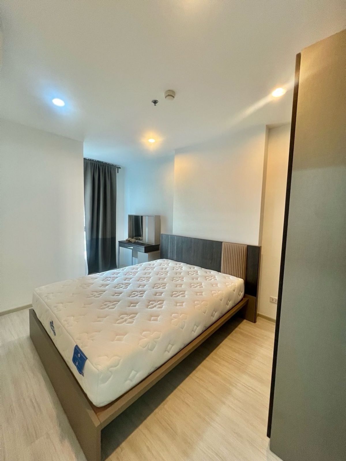ให้เช่าคอนโดบางซื่อ วงศ์สว่าง เตาปูน : 🏡 โครงการ : ไอดีโอ โมบิ วงศ์สว่าง-อินเตอร์เชนจ์
📏 ขนาด: 30 ตร.ม.
🏢 ชั้น: 14
💰 ราคาเช่า: 13,000 บาท/เดือน
ว่าง 17 กค 68 
