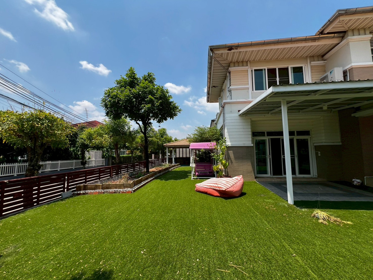 For RentHouseNonthaburi, Bang Yai, Bangbuathong : Newly renovated 4-bedroom house on Ratchaphruek Road. 166 sq.wah, located at the beginning of the project.