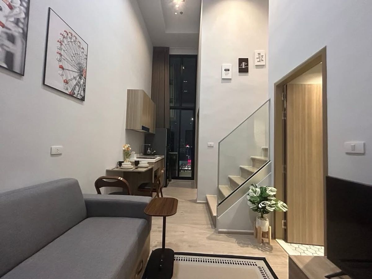For RentCondoThaphra, Talat Phlu, Wutthakat : Rent RR290 Altitude Unicorn Sathorn- Tha Phra. Very beautiful room. BTS 0 meters. Talat Phlu is interested.