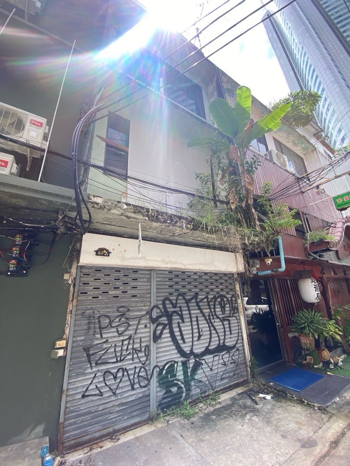 For RentShop HouseSukhumvit, Asoke, Thonglor : Asoke Area Soi Sukhumvit 18 for rent 3 -storey Shophouse Building 160 sq.m., suitable for Commercial