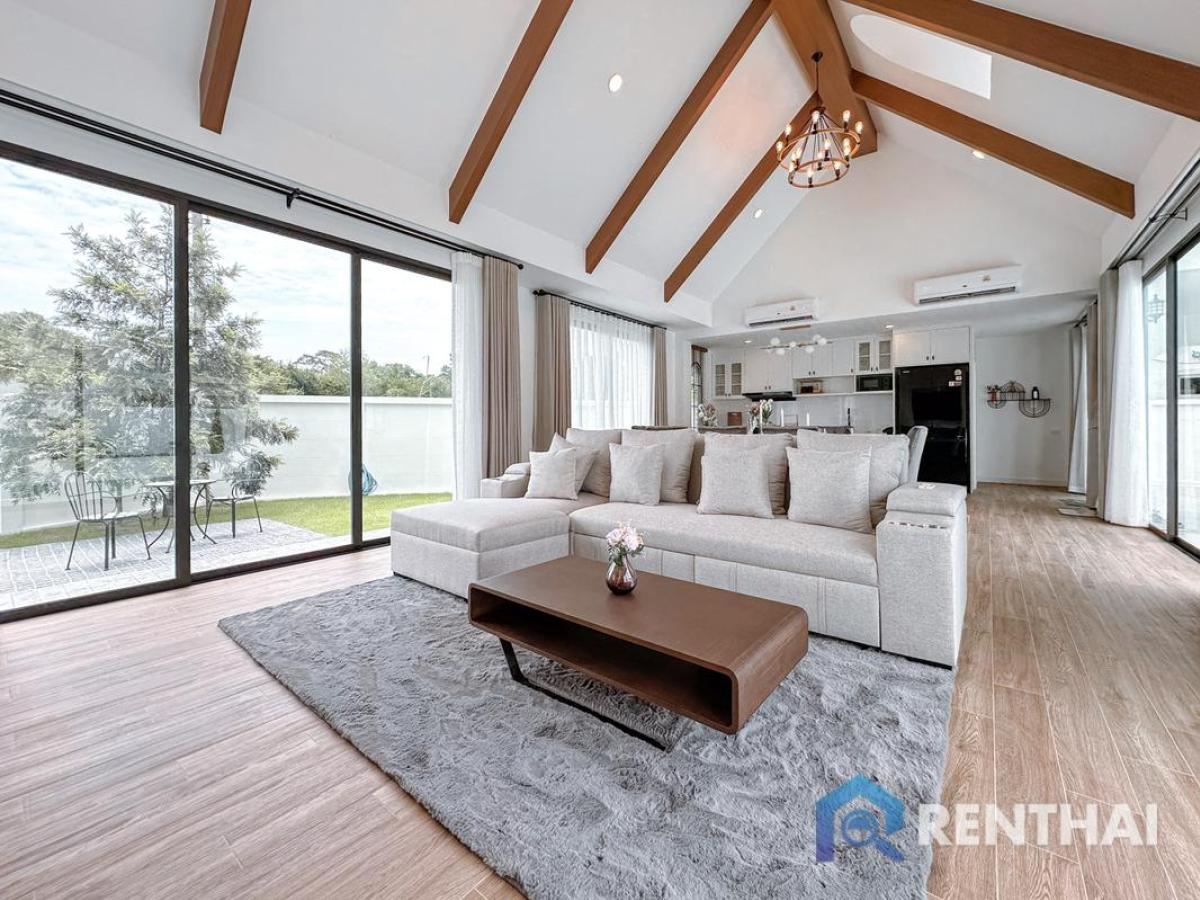 For SaleHousePattaya, Bangsaen, Chonburi : Best Investment pool villa at Castle Hills Pattaya