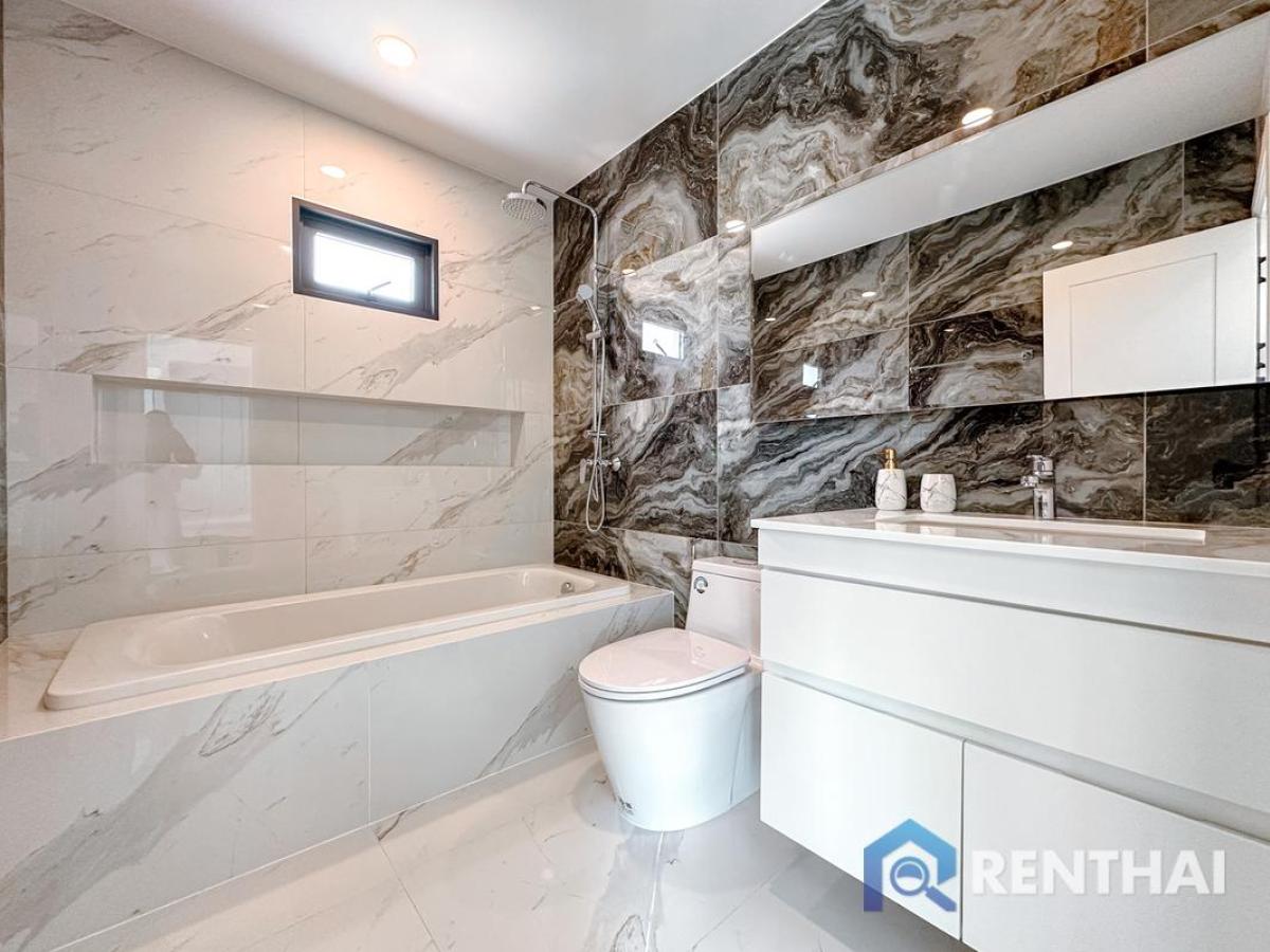 For SaleHousePattaya, Bangsaen, Chonburi : Best Investment pool villa at Castle Hills Pattaya