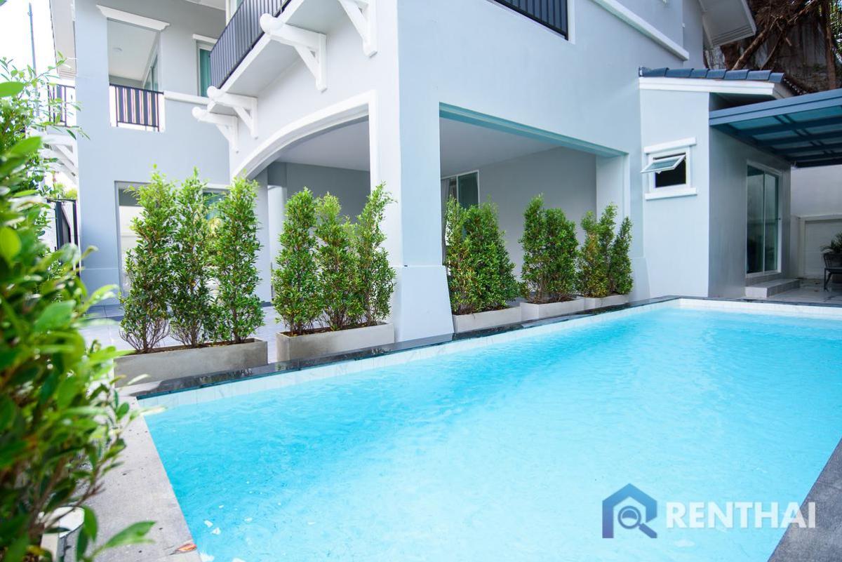 ขายบ้านพัทยา บางแสน ชลบุรี สัตหีบ : สำหรับ ขาย บ้าน 4 ห้องนอน ที่ Baan Fah Rim Haad