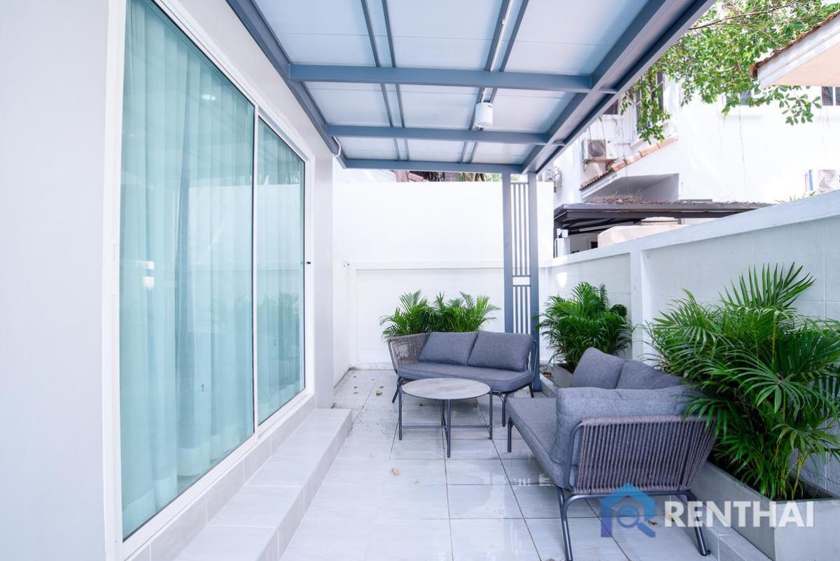 ขายบ้านพัทยา บางแสน ชลบุรี สัตหีบ : สำหรับ ขาย บ้าน 4 ห้องนอน ที่ Baan Fah Rim Haad