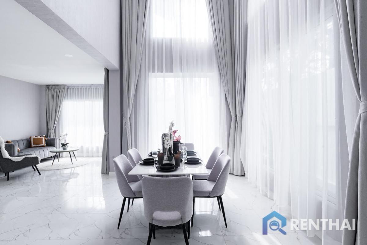 ขายบ้านพัทยา บางแสน ชลบุรี สัตหีบ : สำหรับ ขาย บ้าน 4 ห้องนอน ที่ Baan Fah Rim Haad