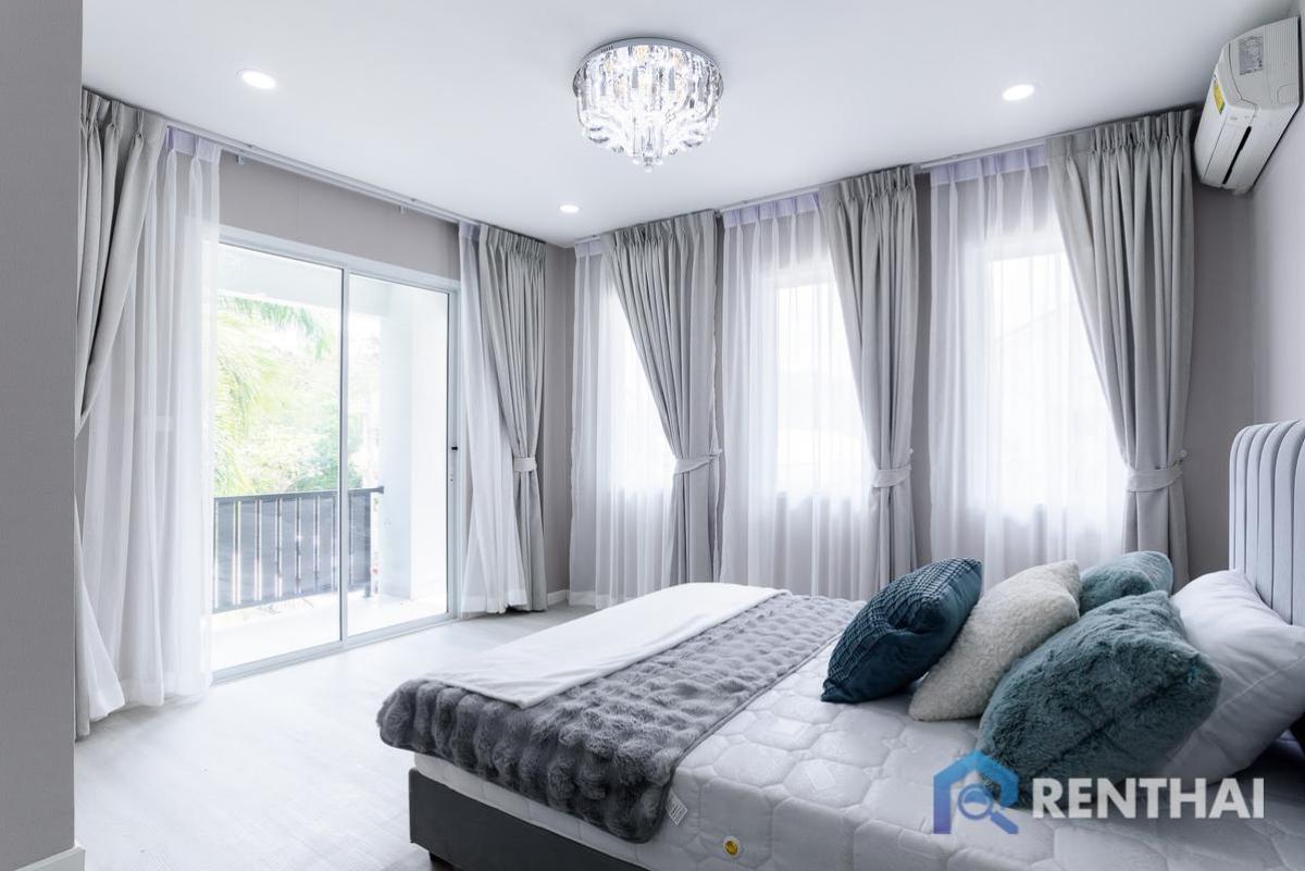 ขายบ้านพัทยา บางแสน ชลบุรี สัตหีบ : สำหรับ ขาย บ้าน 4 ห้องนอน ที่ Baan Fah Rim Haad