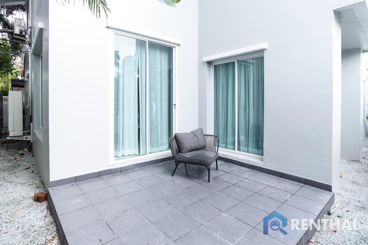 ขายบ้านพัทยา บางแสน ชลบุรี สัตหีบ : สำหรับ ขาย บ้าน 4 ห้องนอน ที่ Baan Fah Rim Haad