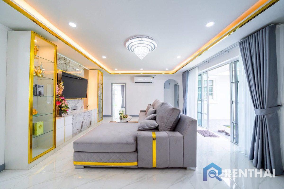 For SaleHousePattaya, Bangsaen, Chonburi : Newly renovated single-storey house with private pool.