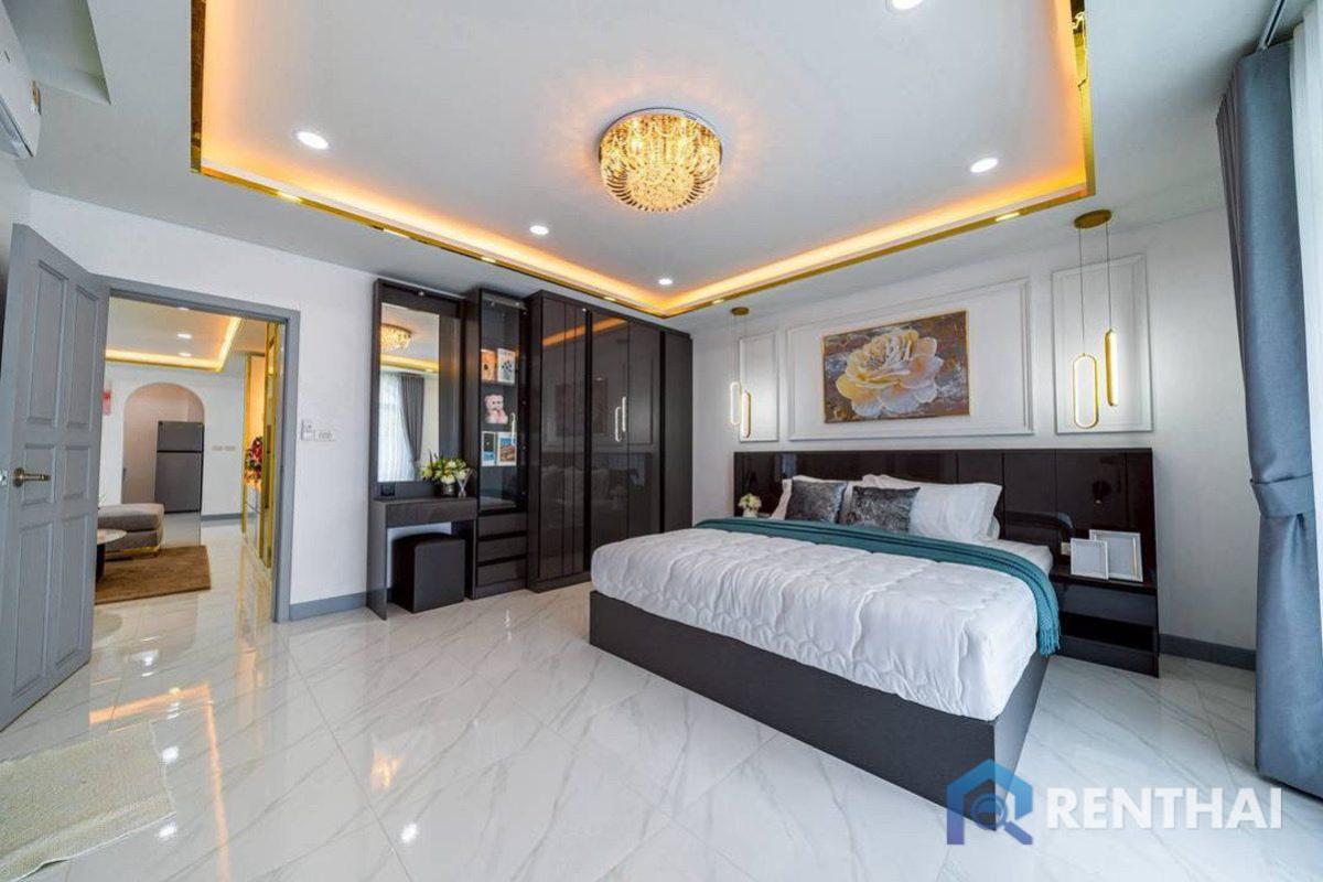 For SaleHousePattaya, Bangsaen, Chonburi : Newly renovated single-storey house with private pool.